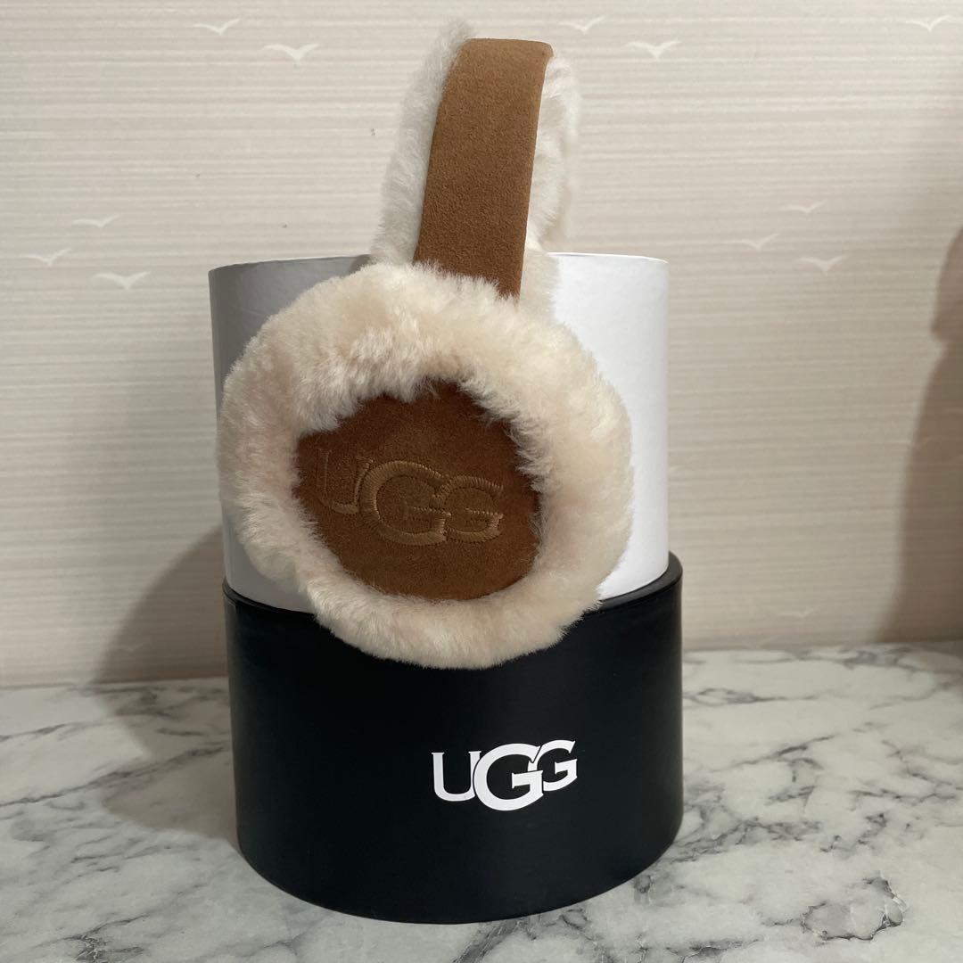 UGG EMBROIDERED LOGO EARMUFF イヤーマフラー 早期完売☆UGG☆Embroidered Logo Earmuff 刺繍ロゴイヤーマフ (UGG