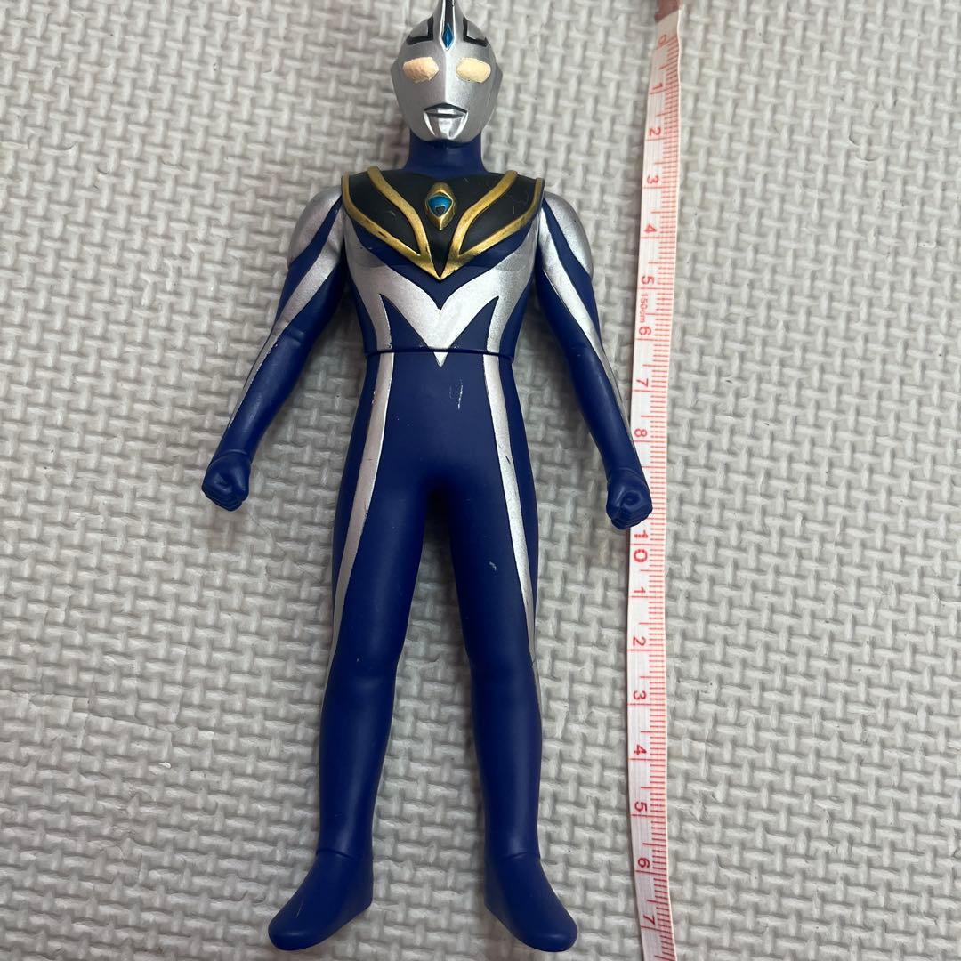 ウルトラマンと怪獣フィギュアセット 15体 - メルカリ