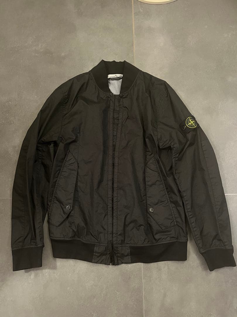 STONE  ボンバージャケット ブラック Stone Island ボンバージャケット | ブラック | FARFETCH JP