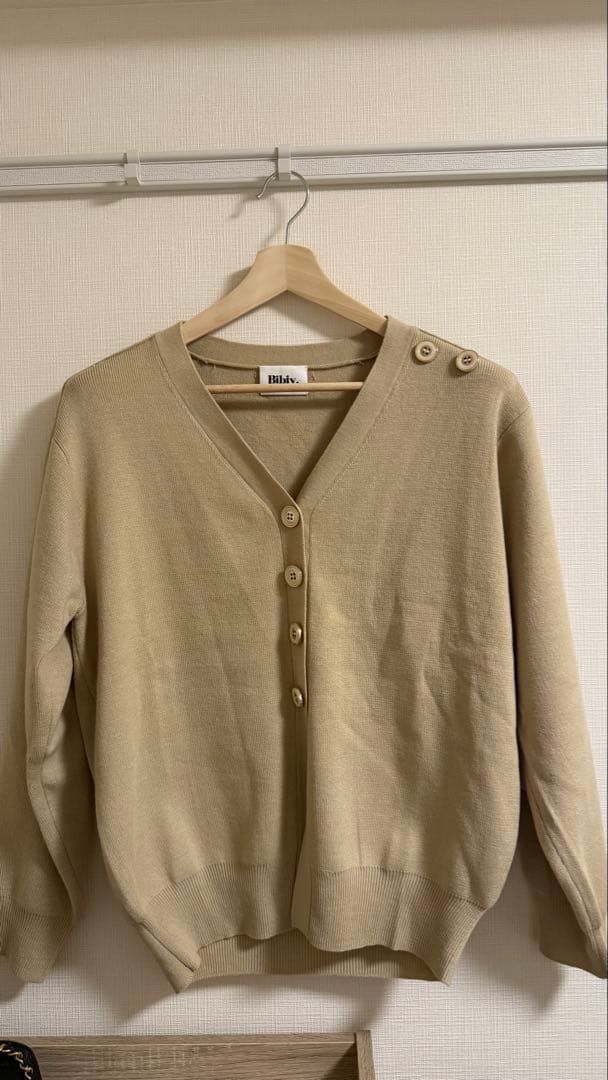 Bibiy DINER CARDIGAN ベージュ - メルカリ