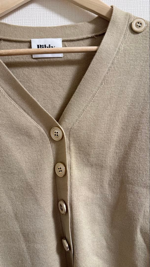 Bibiy DINER CARDIGAN ベージュ - メルカリ
