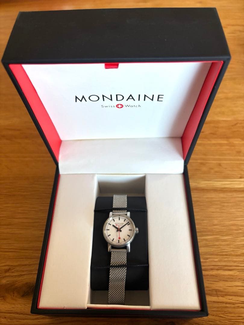 MONDAINE(スイス)クォーツ腕時計 メッシュバンド(男女兼用) MONDAINE(スイス)クォーツ腕時計 メッシュバンド(男女兼用) MONDAINE