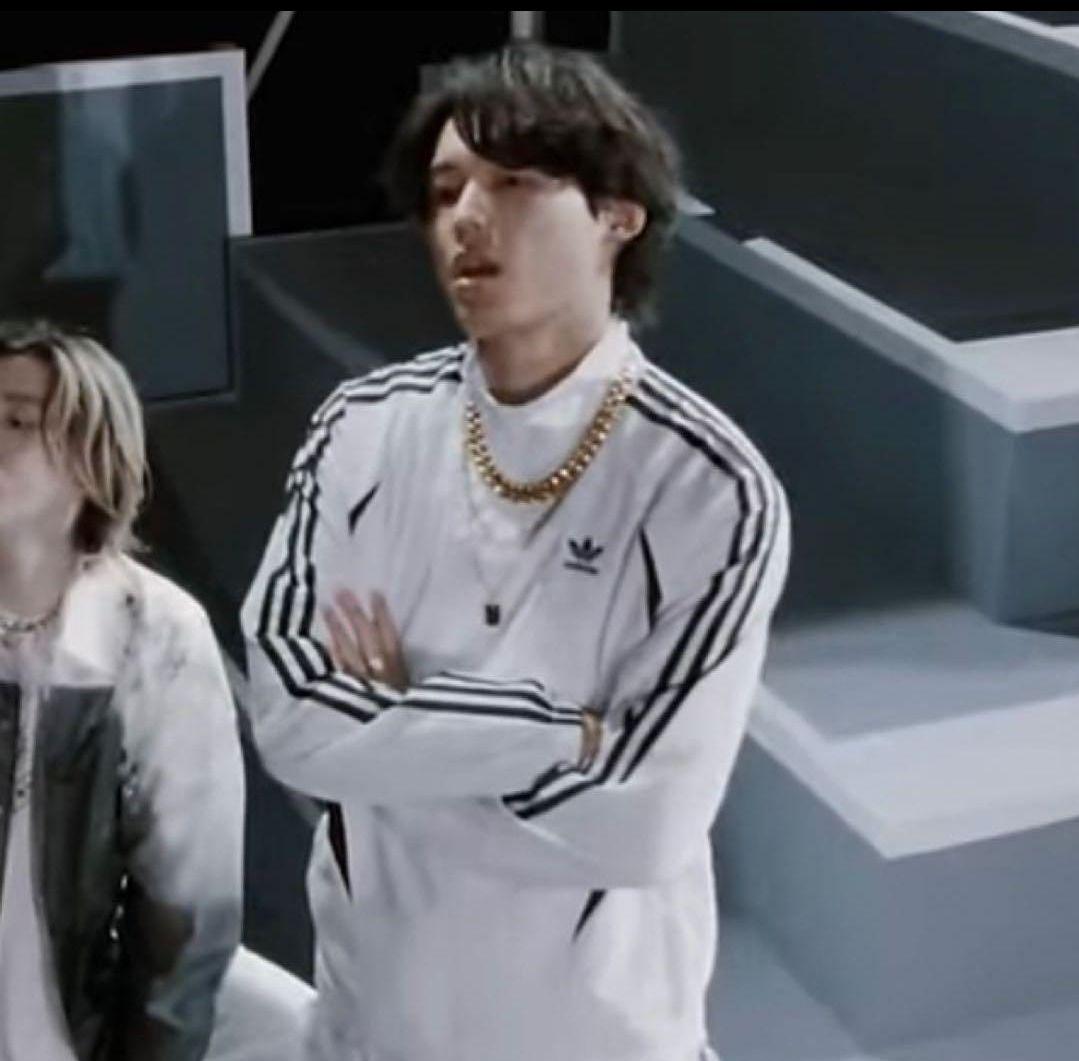 adidas 松村北斗 着用 ナイロンジャケットトラックトップ 希少 アディダス ナイロンジャケット メンズL SixTONES 松村北斗 ブルゾン
