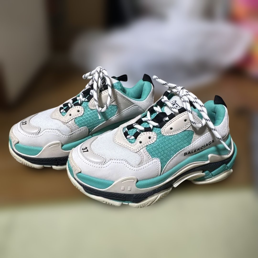 BALENCIAGA スニーカー 37 ホワイト/ターコイズ 遊び心を満たす白スニーカー「BALENCIAGAのダッドスニーカー」【VERY