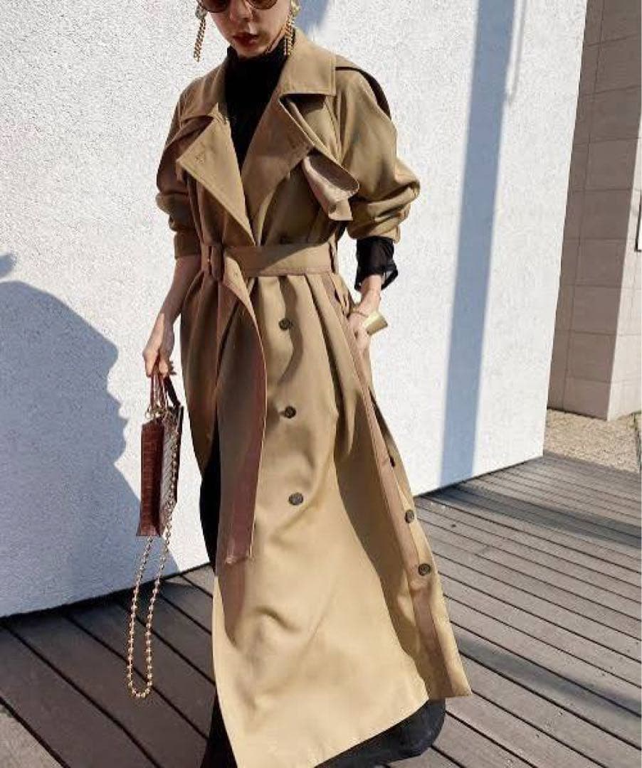 アメリヴィンテージ MINIMAL FLARE TRENCH COAT Ameri（アメリ）の「MINIMAL FLARE LONG TRENCH COAT（トレンチコート