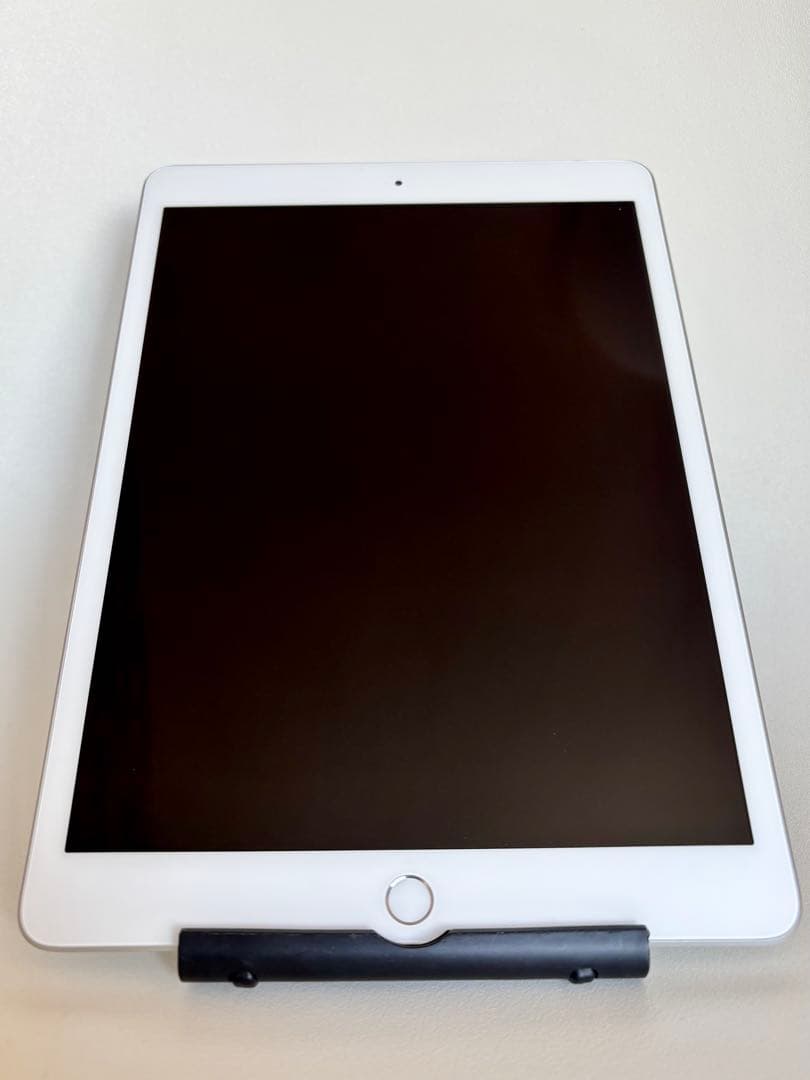 iPad 第8世代 / 128GB / Wi-Fi Apple iPad 10.2インチ 第8世代 Wi-Fi 128GB 2020年秋モデル MYLD2J/A