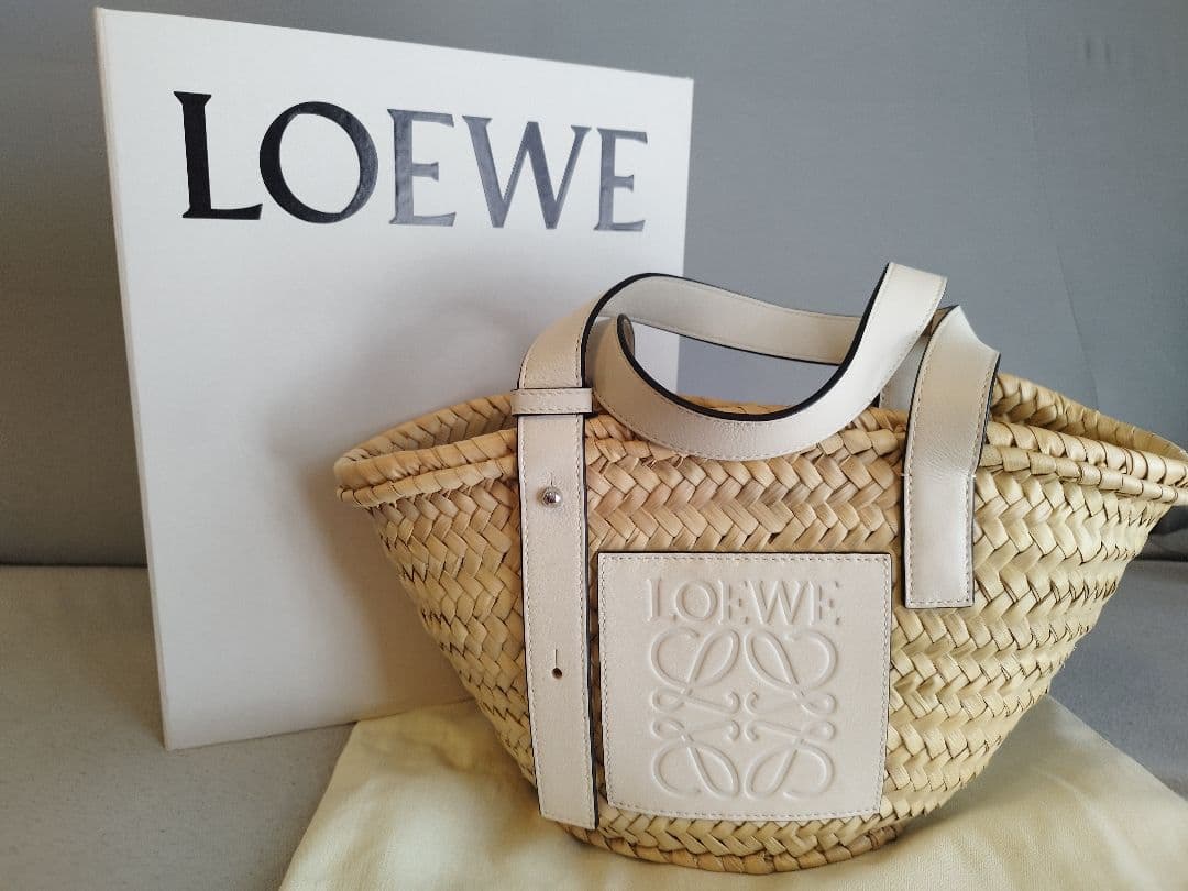 LOEWE かごバッグ ホワイト ベージュ スモール - メルカリ