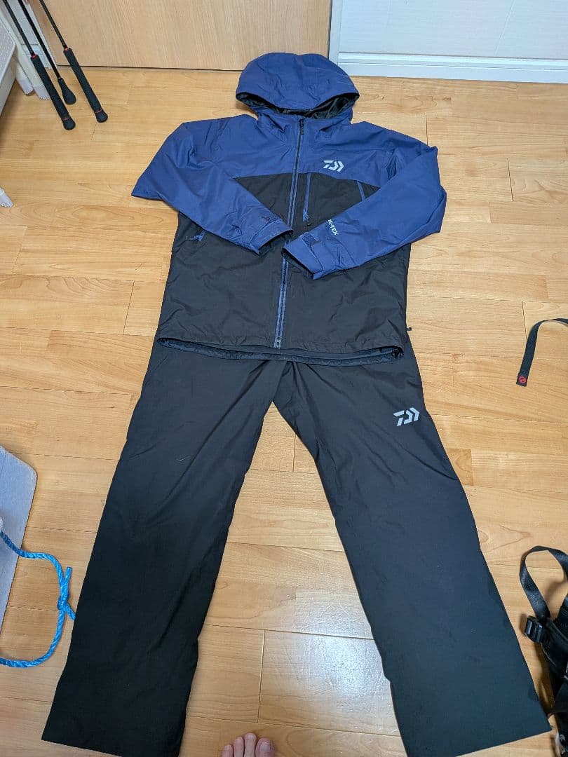 龍様専用】Daiwa GORE-TEX レインウェア2025年モデルLサイズ