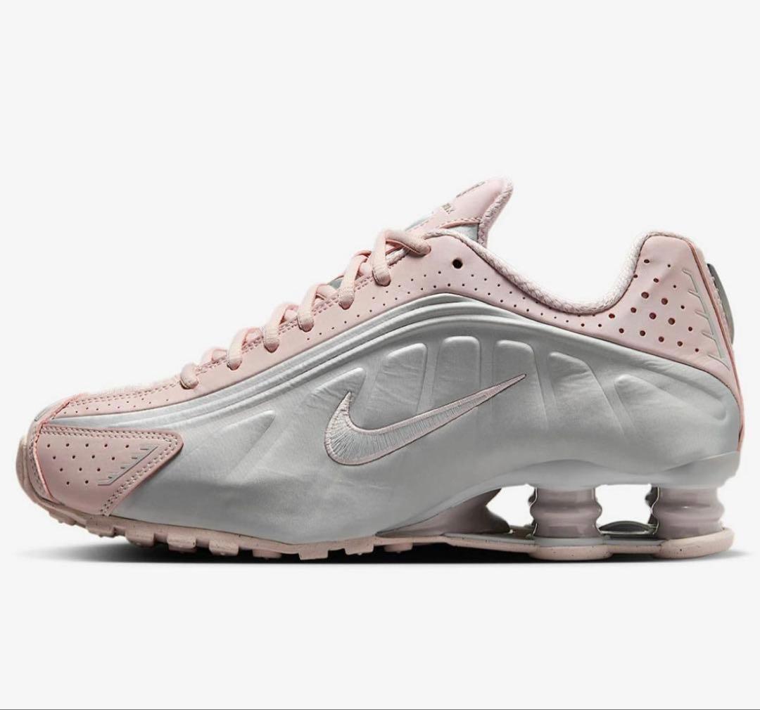 NIKE ショックス R4 べアリーローズ/メタリックプラチナム New! Women's Nike Shox R4 sz11 Barely Rose/Metallic Platinum tl
