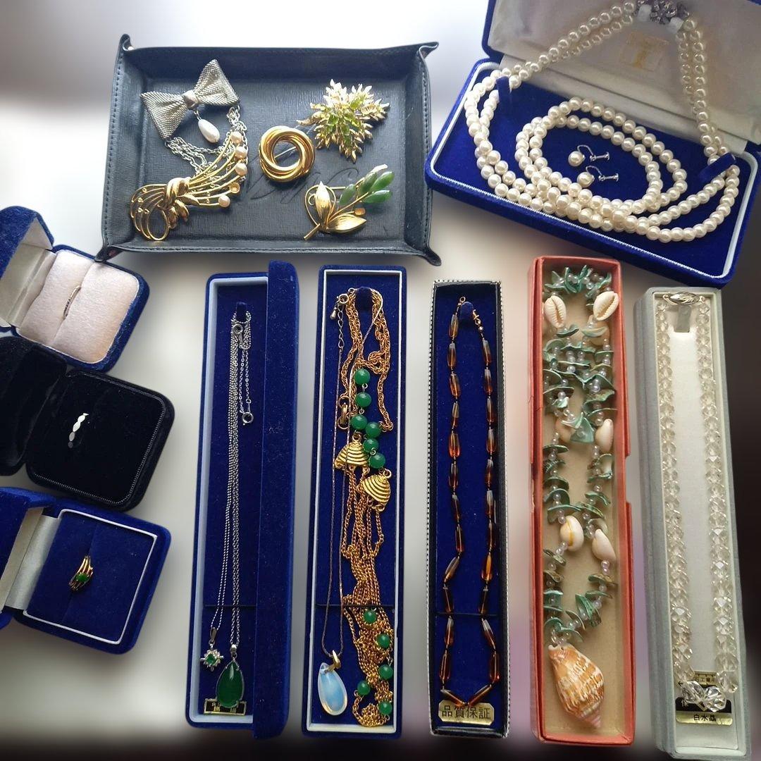 遺品・生前整理品 緑/白色 グリーン ホワイト系 アクセサリーまとめ