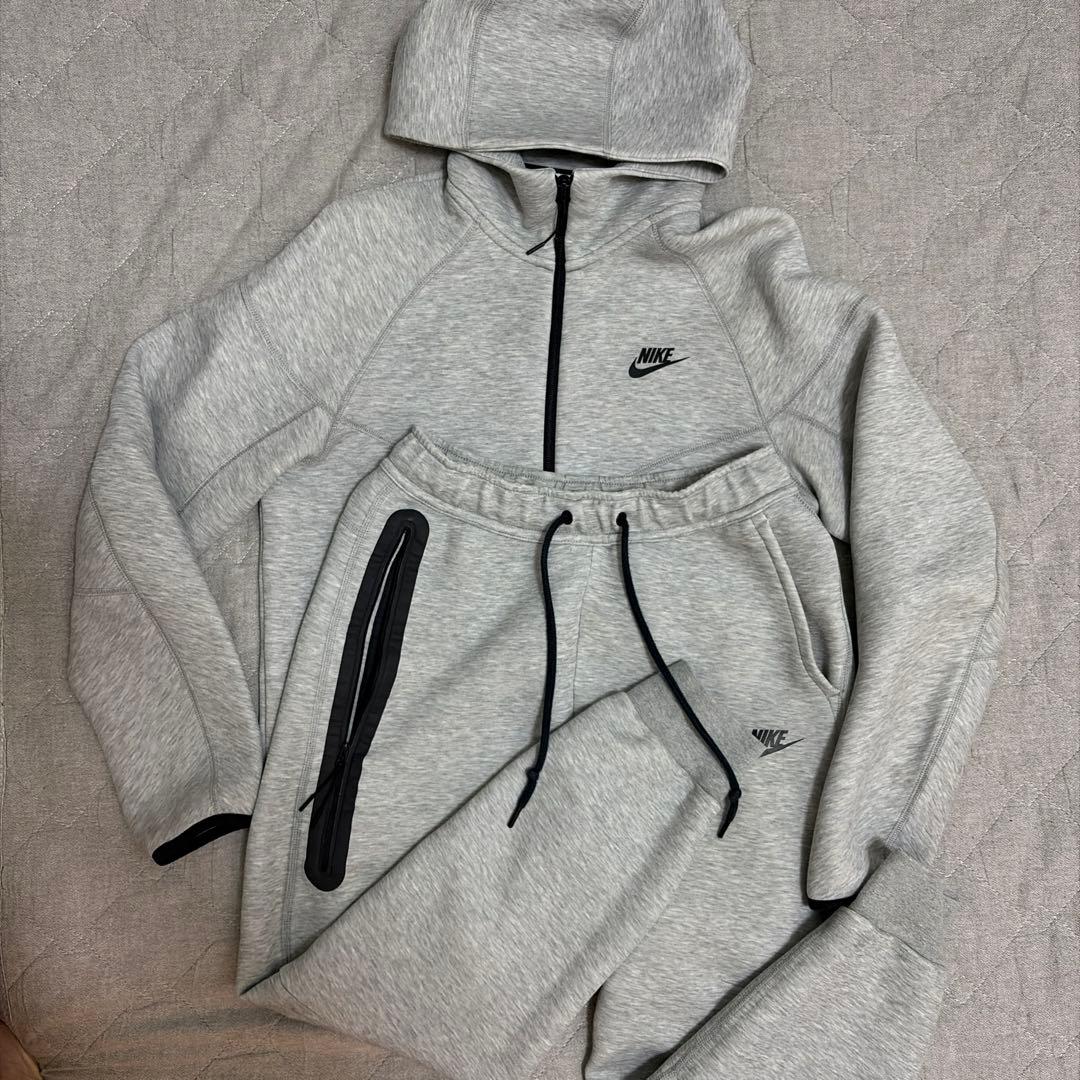 Nike テックフリース セットアップ グレー Sサイズ 中古・古着通販】NIKE (ナイキ) テックフリース セットアップ グレー