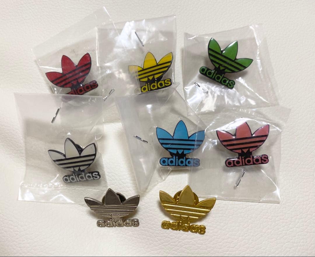 未使用 adidas アディダス ピンバッジ 8個セット レトロ レアまとめ