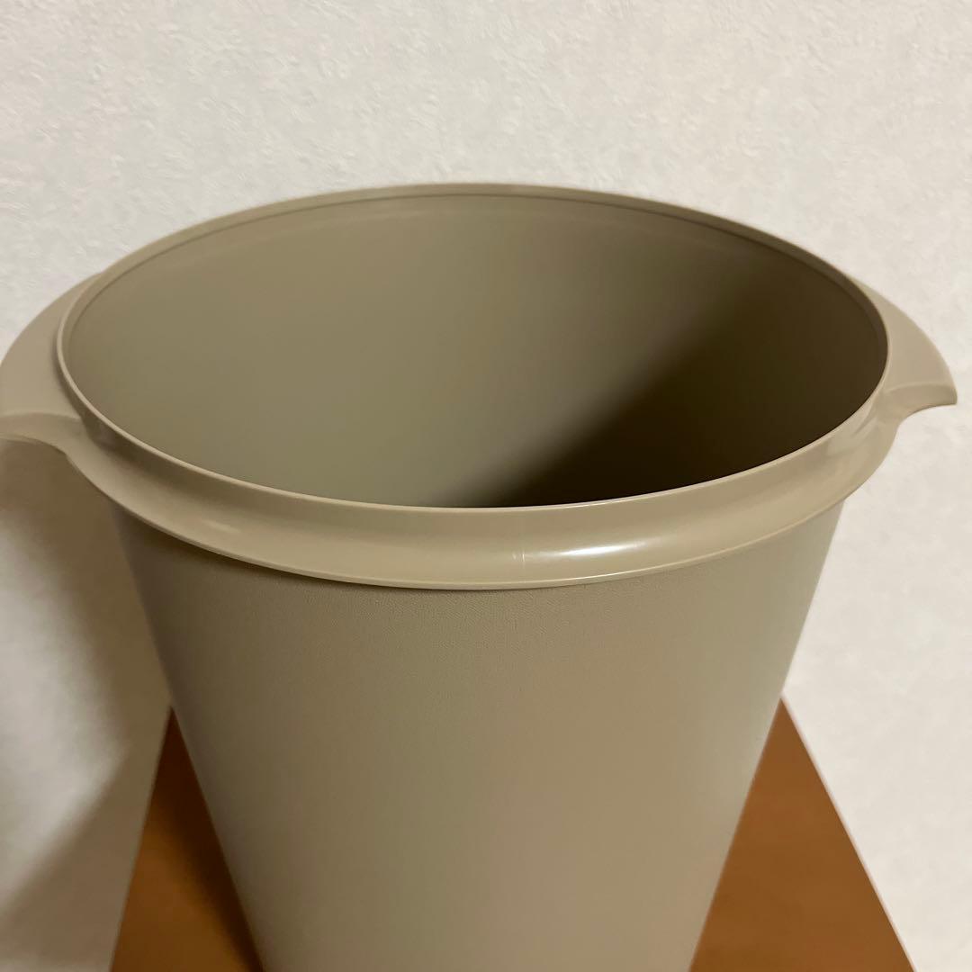 タッパーウェア マキシクイーンデコレーター 11L グレージュ - メルカリ