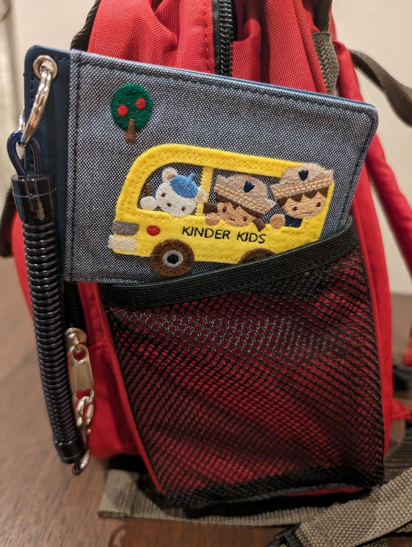 新品】キンダーキッズ ファミリア コラボ バッグ＆パスケース - メルカリ