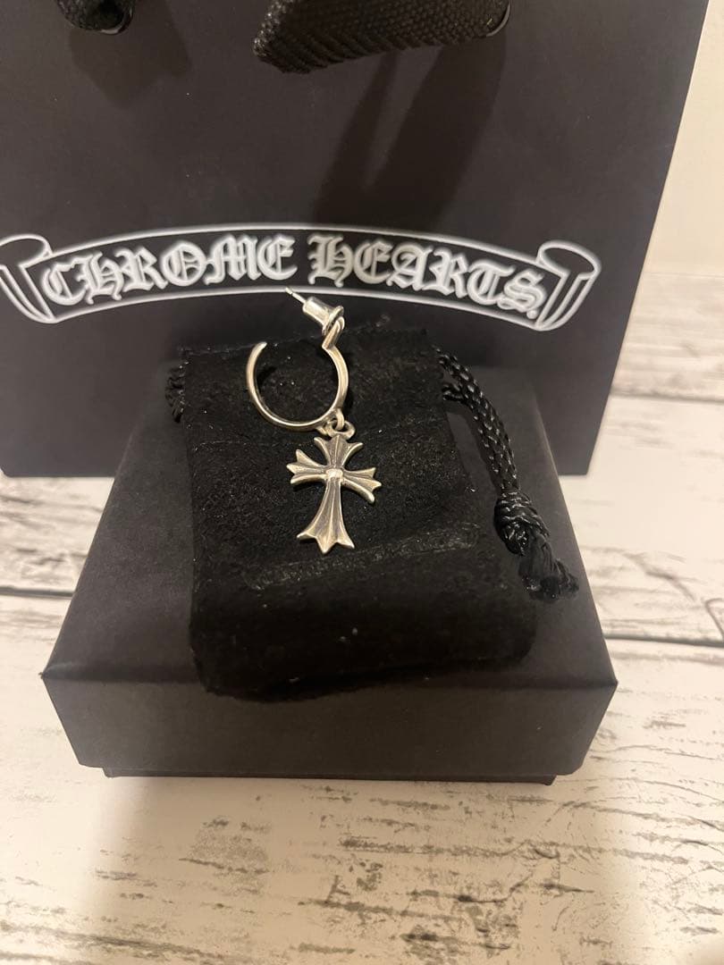 クロムハーツ タイニー CH クロス フープ ピアス シルバー925 片耳 CHROME HEARTS/クロムハーツ】 タイニーCHクロスフープ ピアス