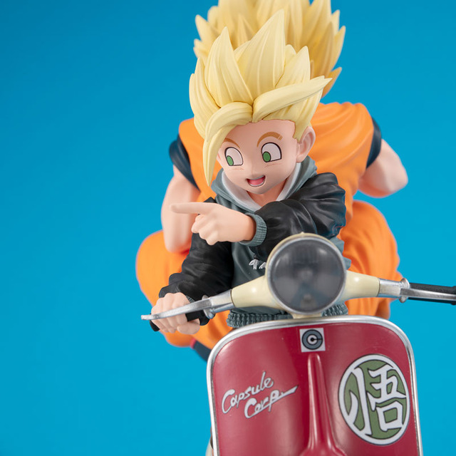 ドラゴンボール」スーパーサイヤ人の悟空＆悟飯がバイクでおでかけ