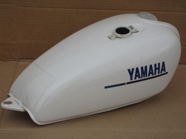 売約済み】SR400/500の純正タンクが入荷しました。 | バイクパーツの