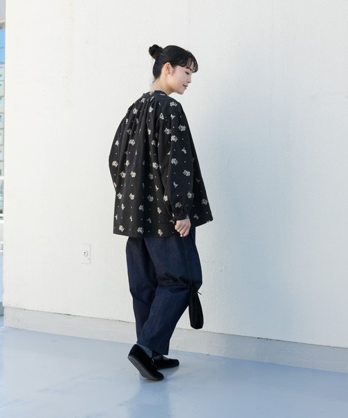 かぐれ（カグレ）の「クロスステッチスモックブラウス（Tシャツ