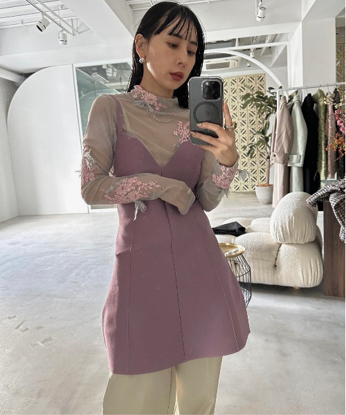 Ameri（アメリ）の「UND FUR EMBROIDERY SKIN TOP（Tシャツ/カットソー