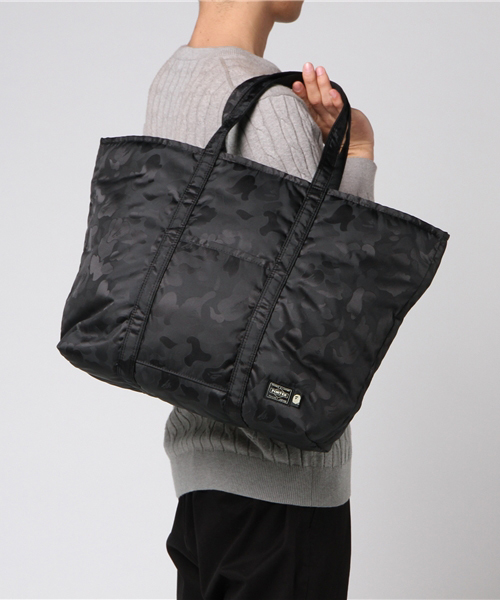A BATHING APE（アベイシングエイプ）の「PORTER ABC POLYESTER