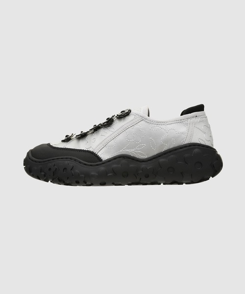 CECILIE BAHNSEN（セシリー バンセン）の「FLOWER EMBELUSHED SNEAKER