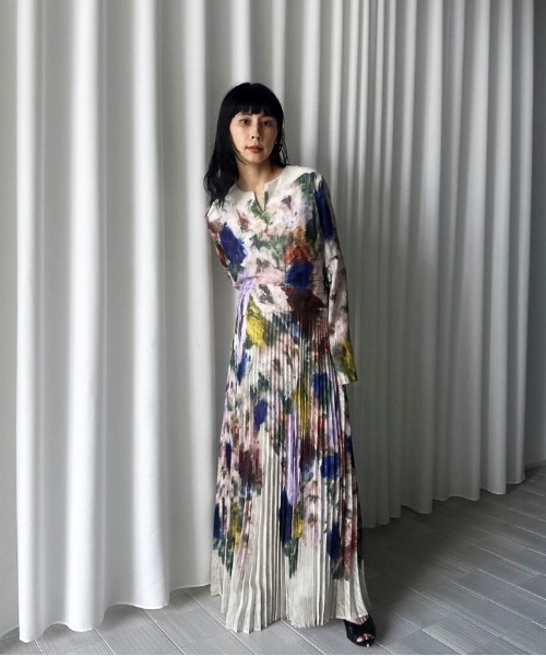 Ameri（アメリ）の「UND TEXTURE ART FLOWER DRESS（ドレス）」 - WEAR