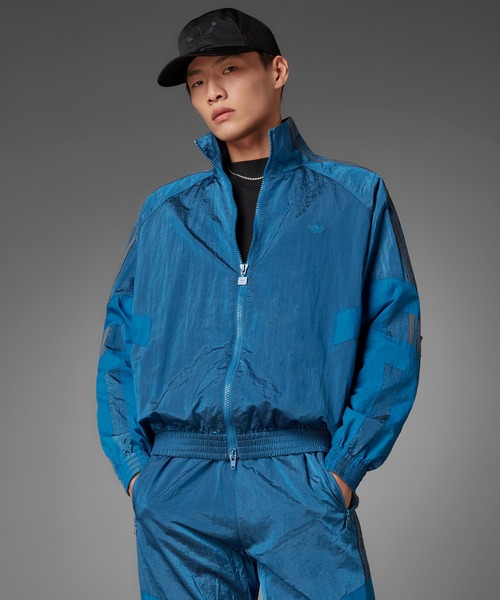 adidas（アディダス）の「BLUE VERSION BBブロックド トラックトップ