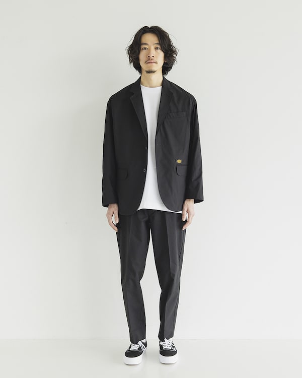Dickies〉×「TRIPSTER」の第6弾！ 扱いやすさにこだわった新作のスーツ