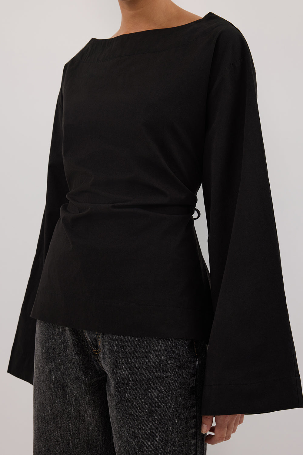 IVY BLACK LONG SLEEVE TOP – DISSH